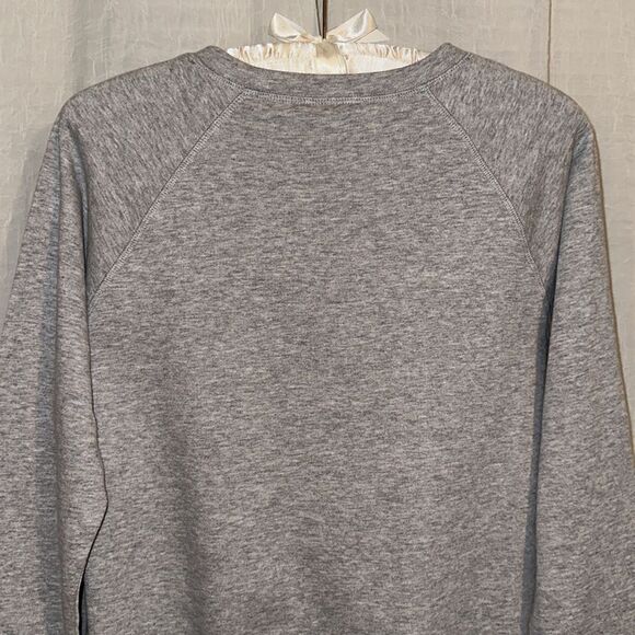 Court & Rowe XS “Hello” in Many Languages Embroidered Crewneck Gray Sweatshirt - Picture 7 of 13